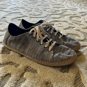 Toms lace up shoes. Only worn a few times!